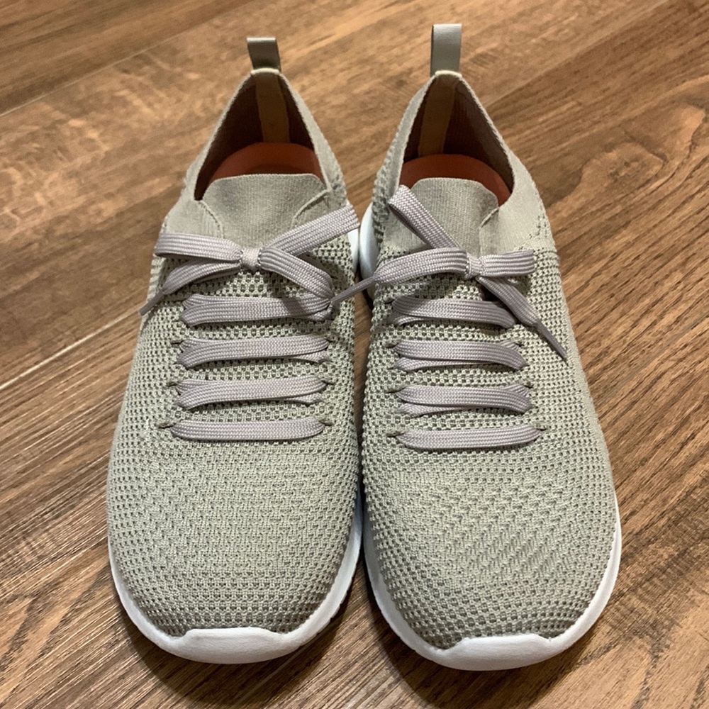 WORN ONCE skechers tennis shoes